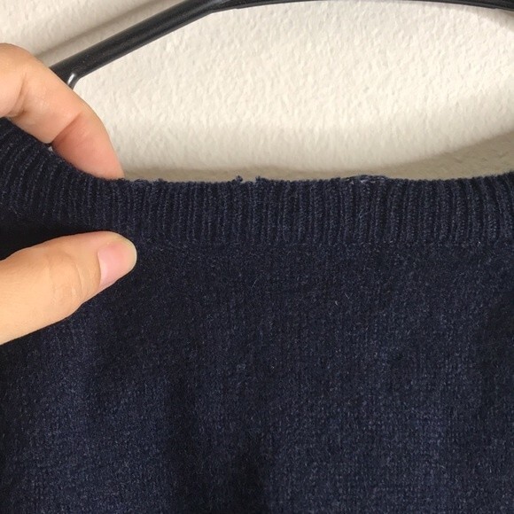 Pendleton 100% lambs wool pull over navy blue sweater size medium - Picture 7 of 11